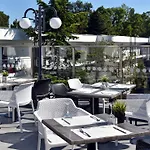 Хотел Ihotel