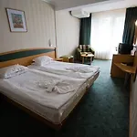 Хотел Ihotel 4*
